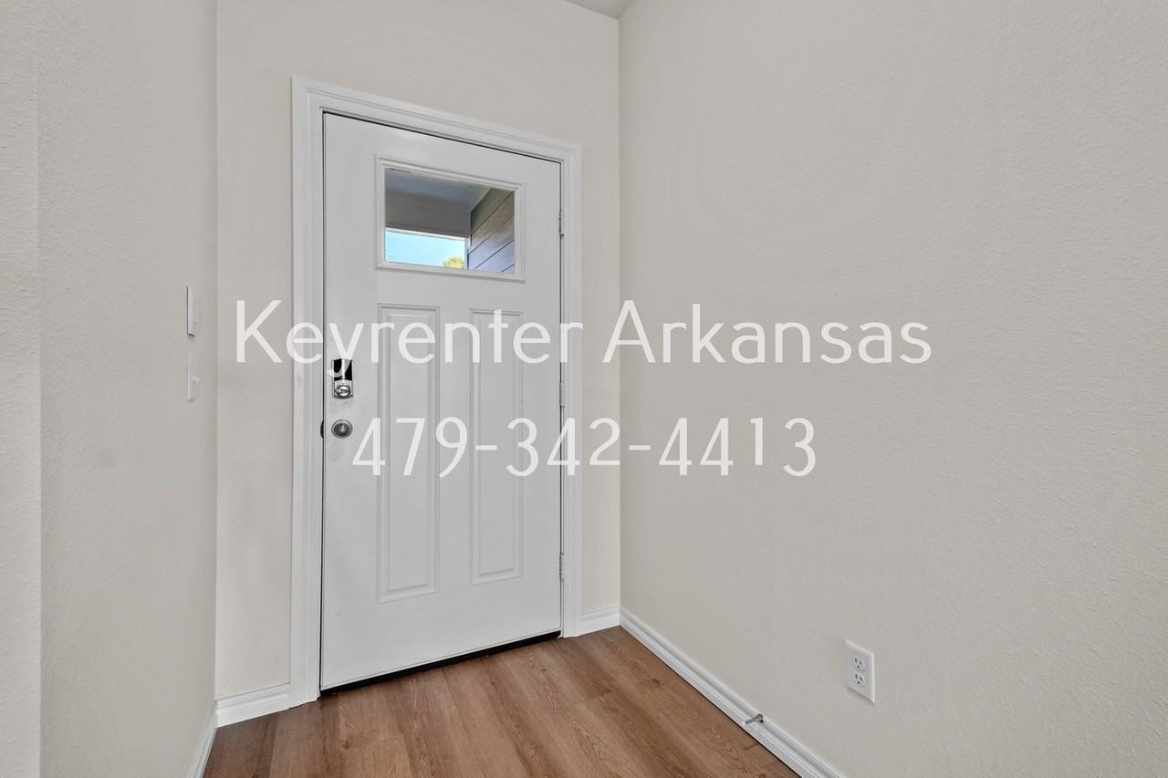 1317 Bates St - Photo 5 of 29
