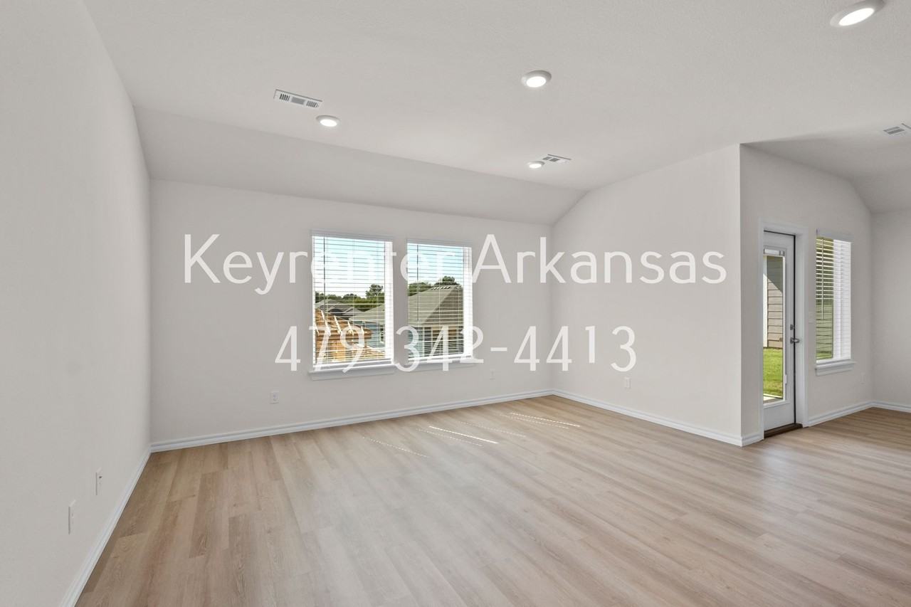 1317 Bates St - Photo 7 of 29