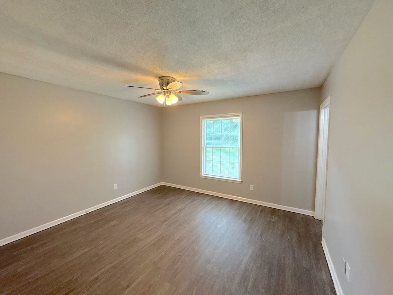 4872 Burgess Cv - Photo 4 of 14