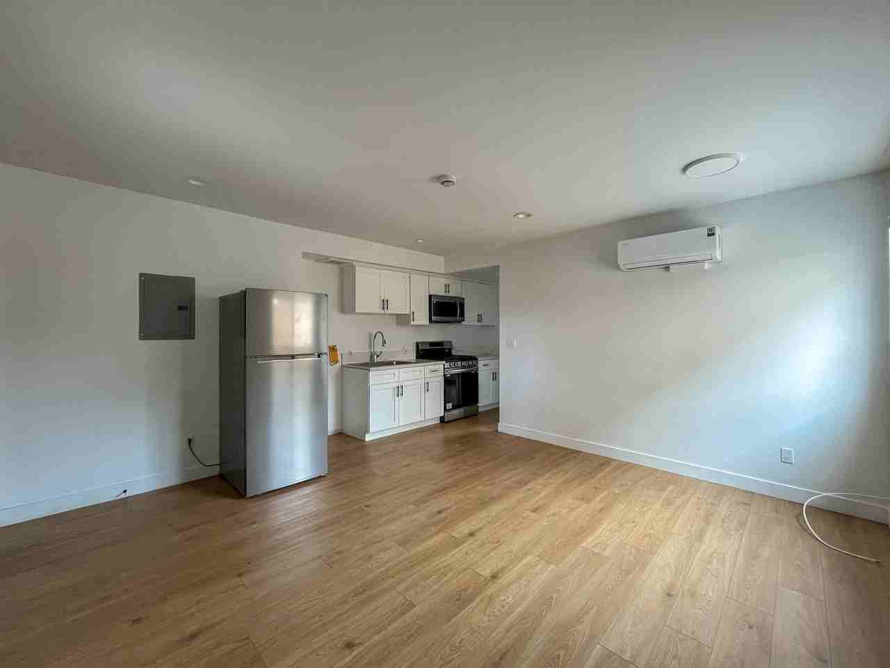 1034 Magnolia Ave - Photo 2 of 14