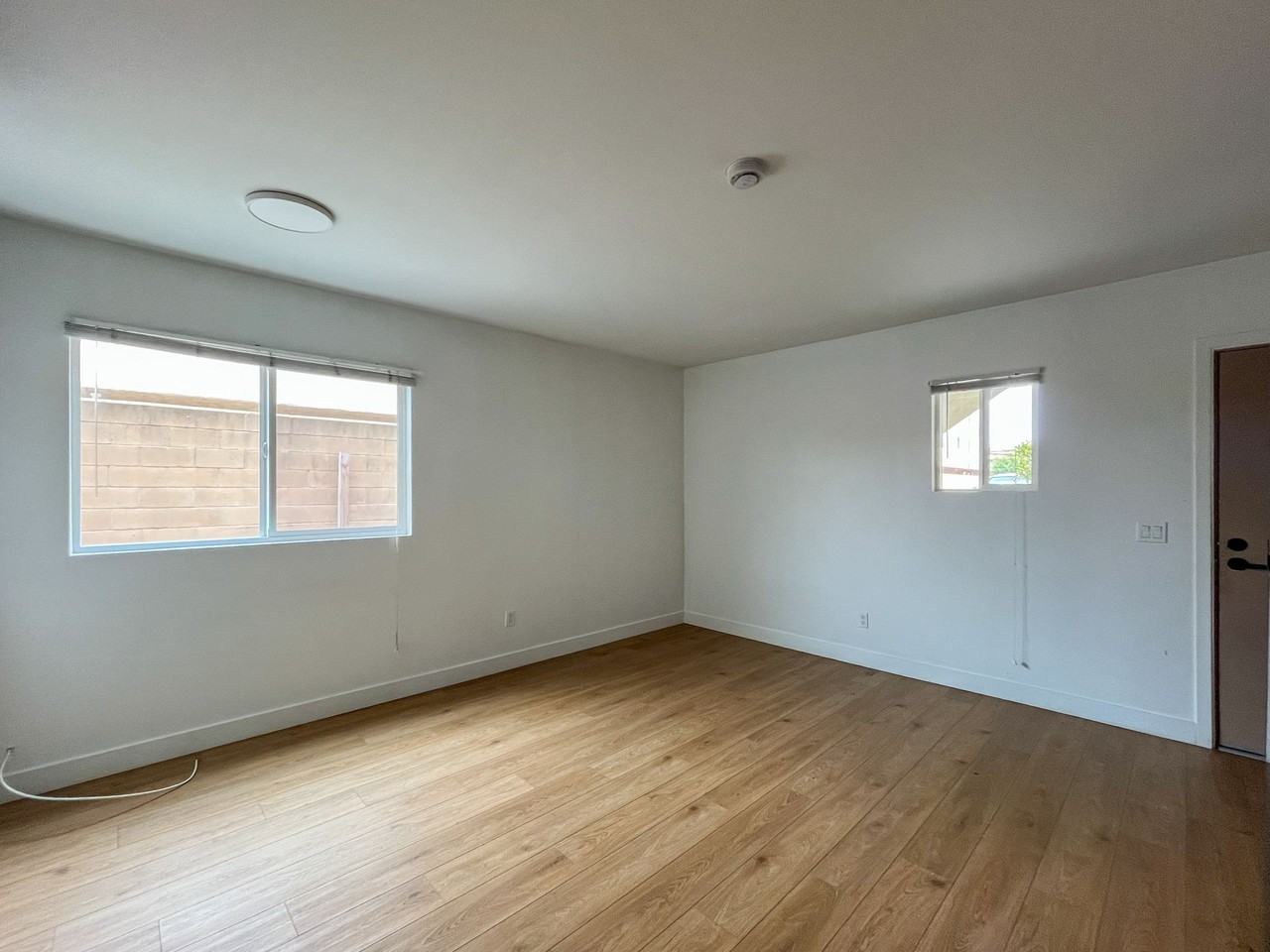 1034 Magnolia Ave - Photo 3 of 14