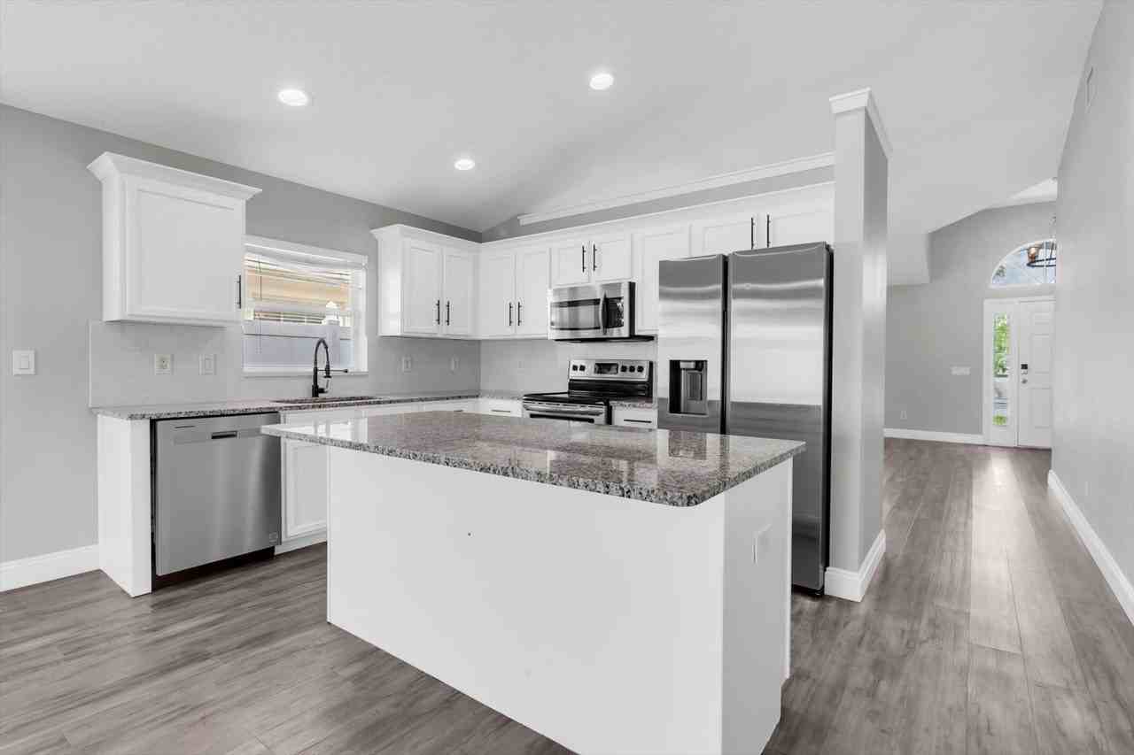 3335 Clover Blossom Cir - Photo 7 of 36