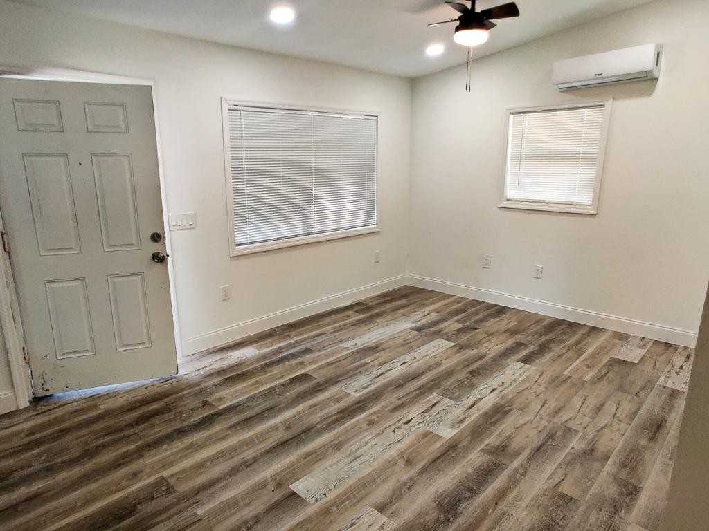 5500 Balboa Dr - Photo 7 of 17