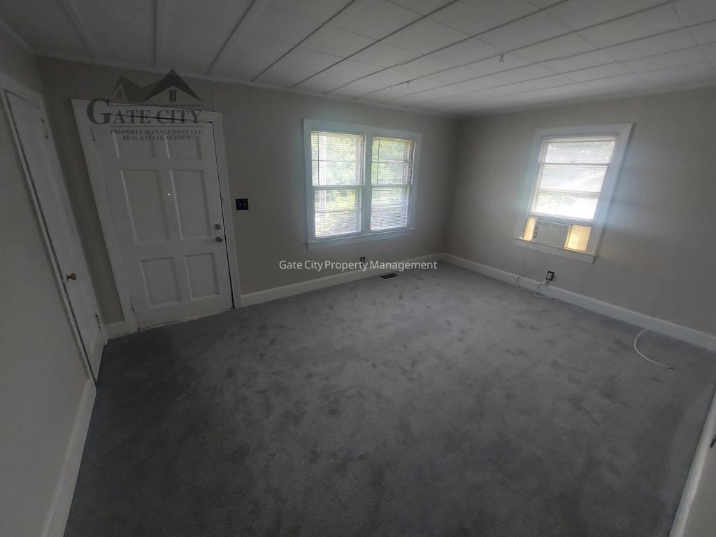 914 Randolph St - Photo 7 of 13