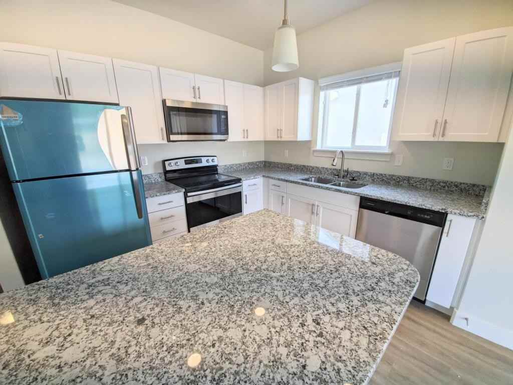 1048 W 600 S - Photo 4 of 10