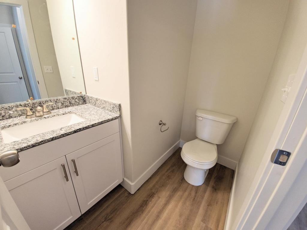 1048 W 600 S - Photo 5 of 10