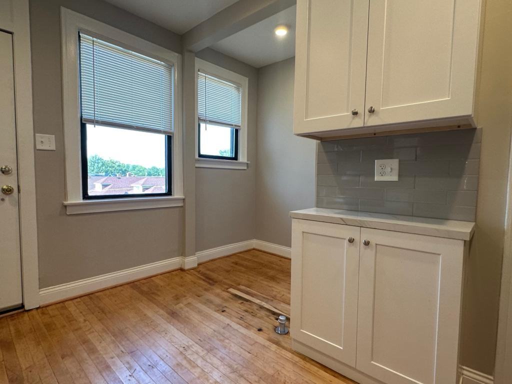 6118 S Whipple St Apt 1a - Photo 2 of 8