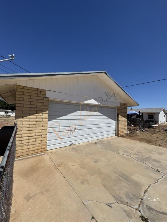2380 E Carver Ave - Photo 2 of 10