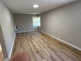 1001 W 9th St - Photo 1 of 1