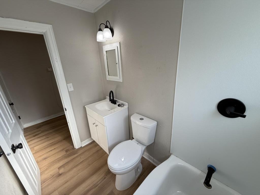 1001 W 9th St - Photo 6 of 7