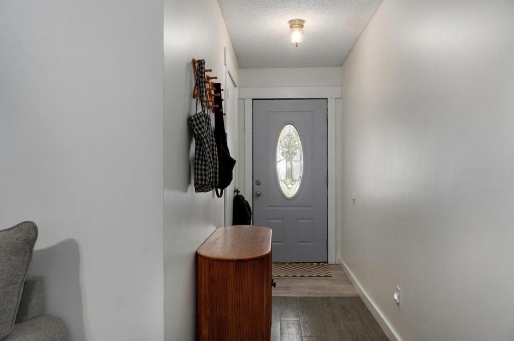 621 W Edgewood St - Photo 2 of 21