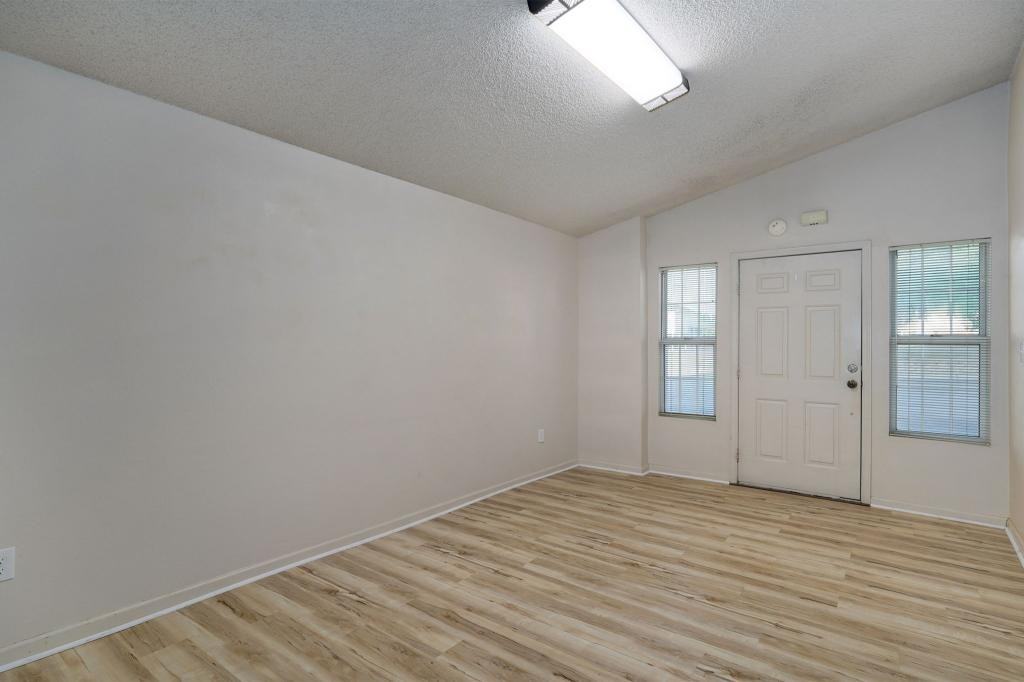 108 N Market St - Photo 3 of 16