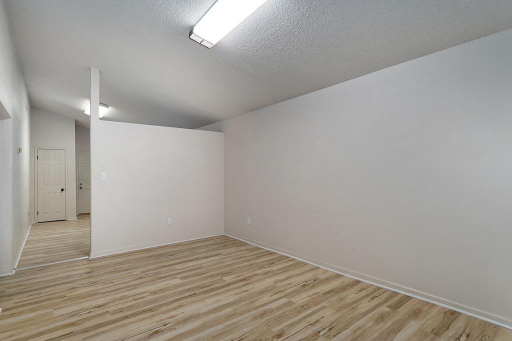 108 N Market St - Photo 4 of 16