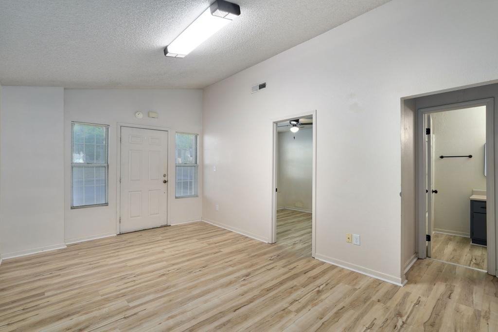 108 N Market St - Photo 5 of 16
