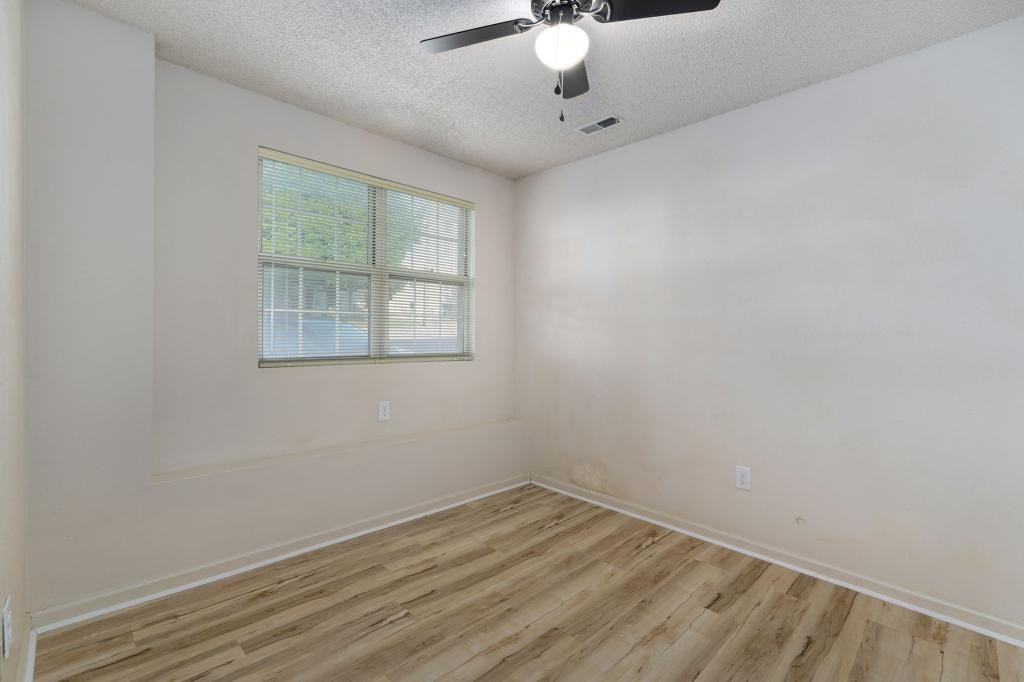 108 N Market St - Photo 7 of 16