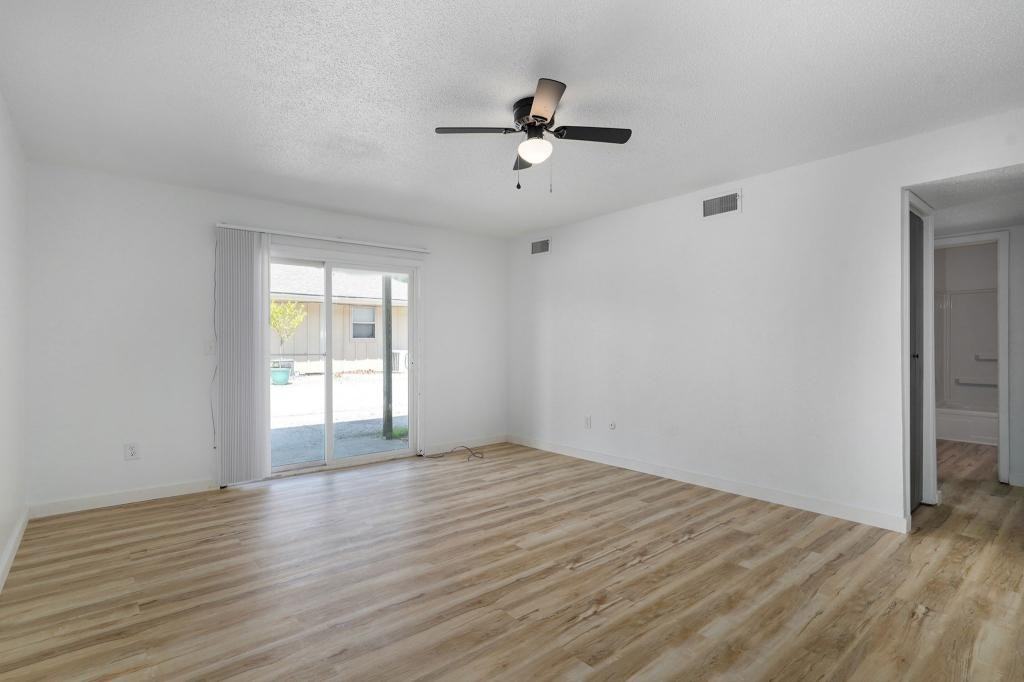 933 S Wildan Ave - Photo 7 of 10