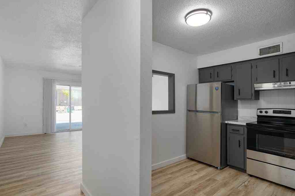 933 S Wildan Ave - Photo 6 of 15