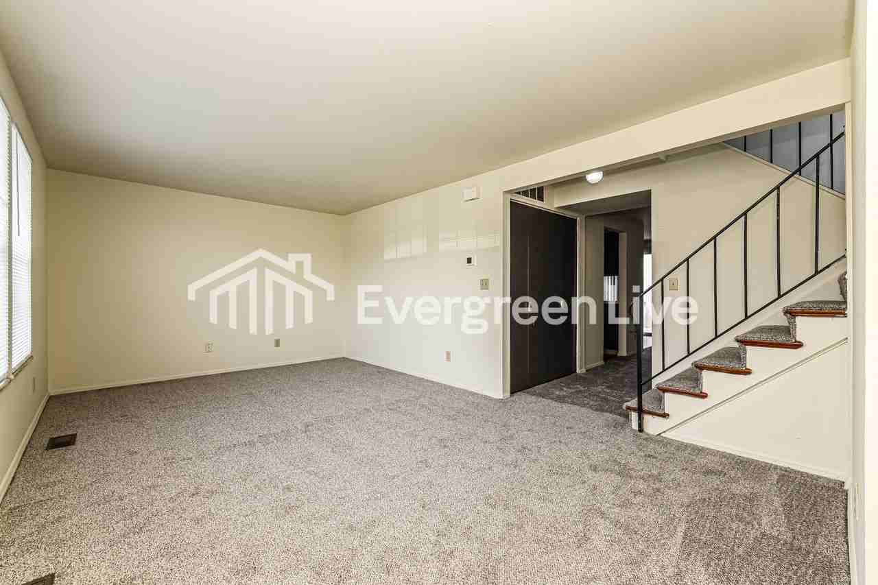 7566 Mount Hood - Photo 3 of 15