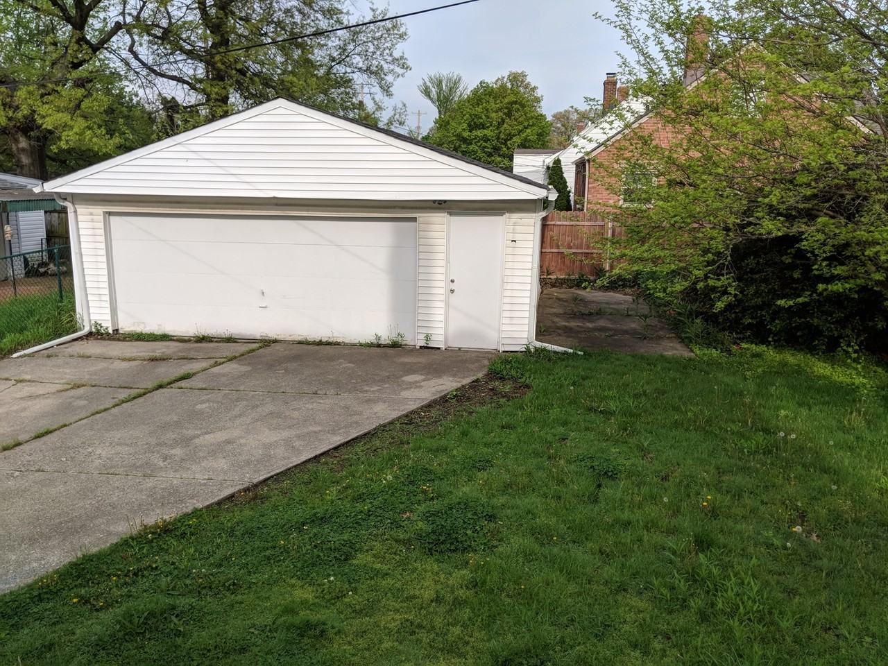 3256 W 142nd St - Photo 2 of 15