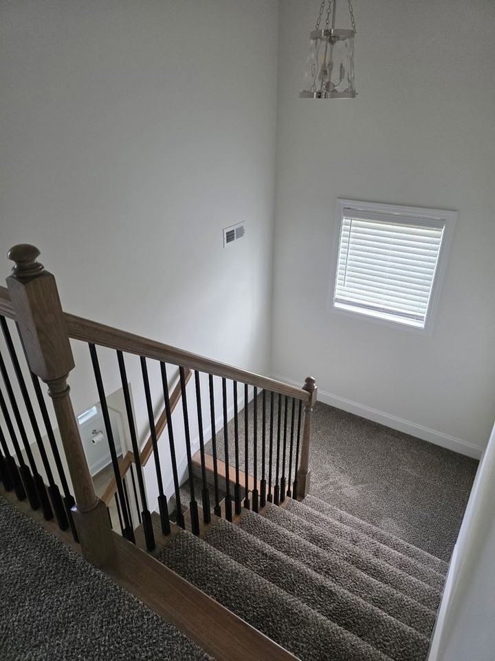 1385 Harmon Ln - Photo 5 of 14