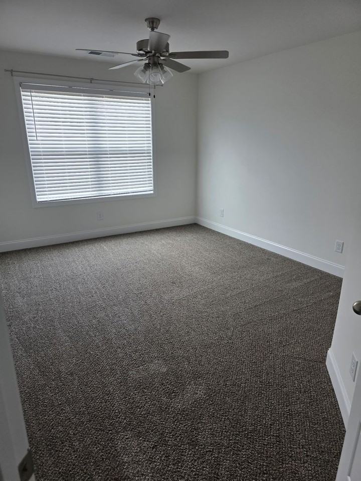 1385 Harmon Ln - Photo 6 of 14