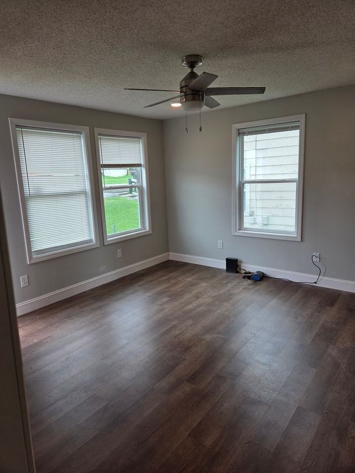 1744 Granby Rd - Photo 2 of 27