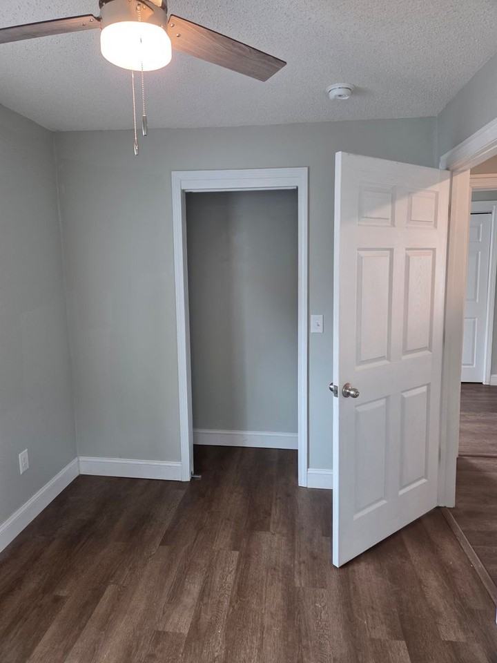 1744 Granby Rd - Photo 6 of 27