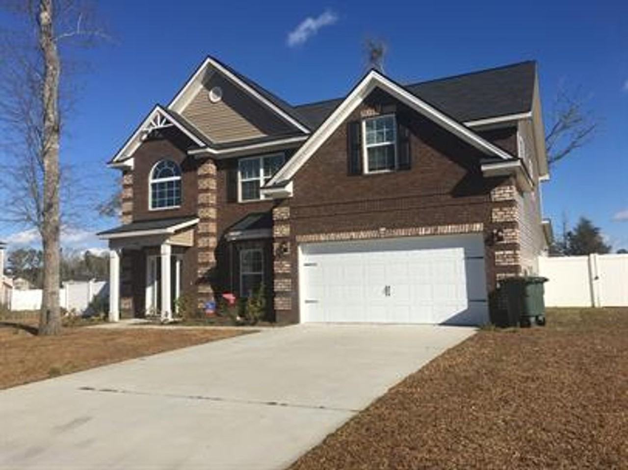 607 Red Oak Ln - Photo 2 of 12