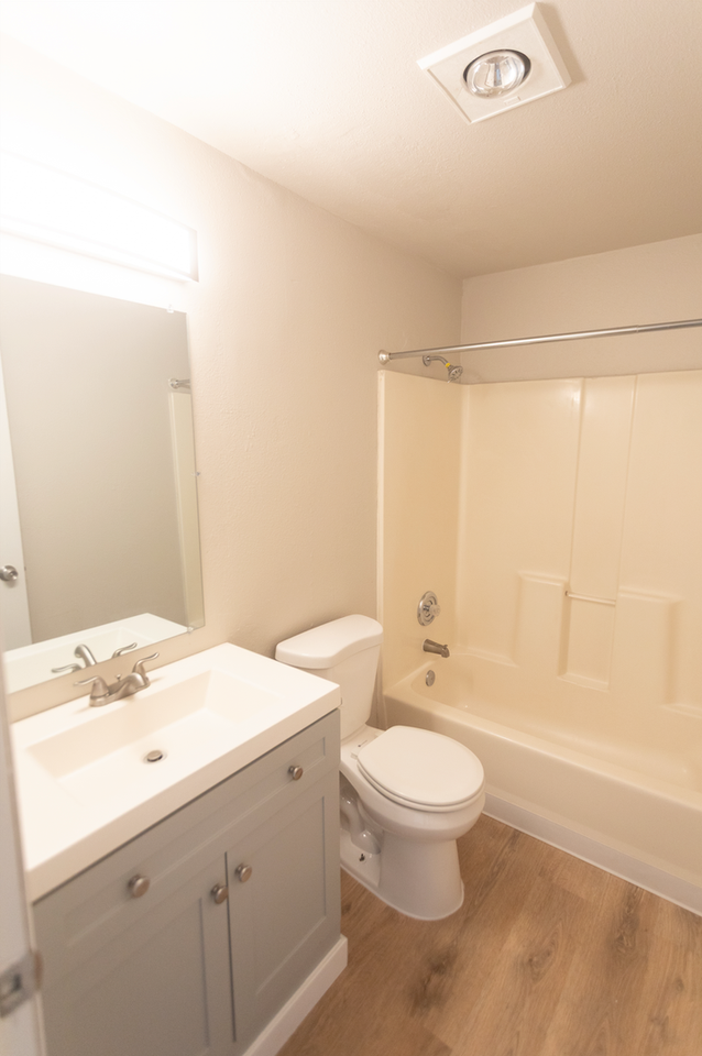 Montclair Apartments - Photo 3 of 10