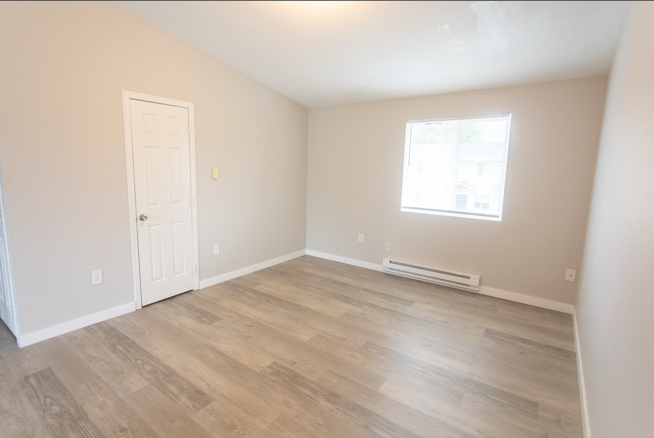 Montclair Apartments - Photo 6 of 10