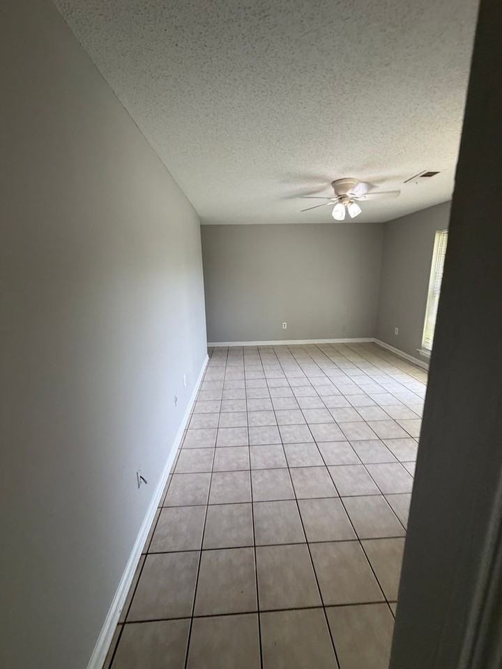 5596 Karen Dr - Photo 7 of 35