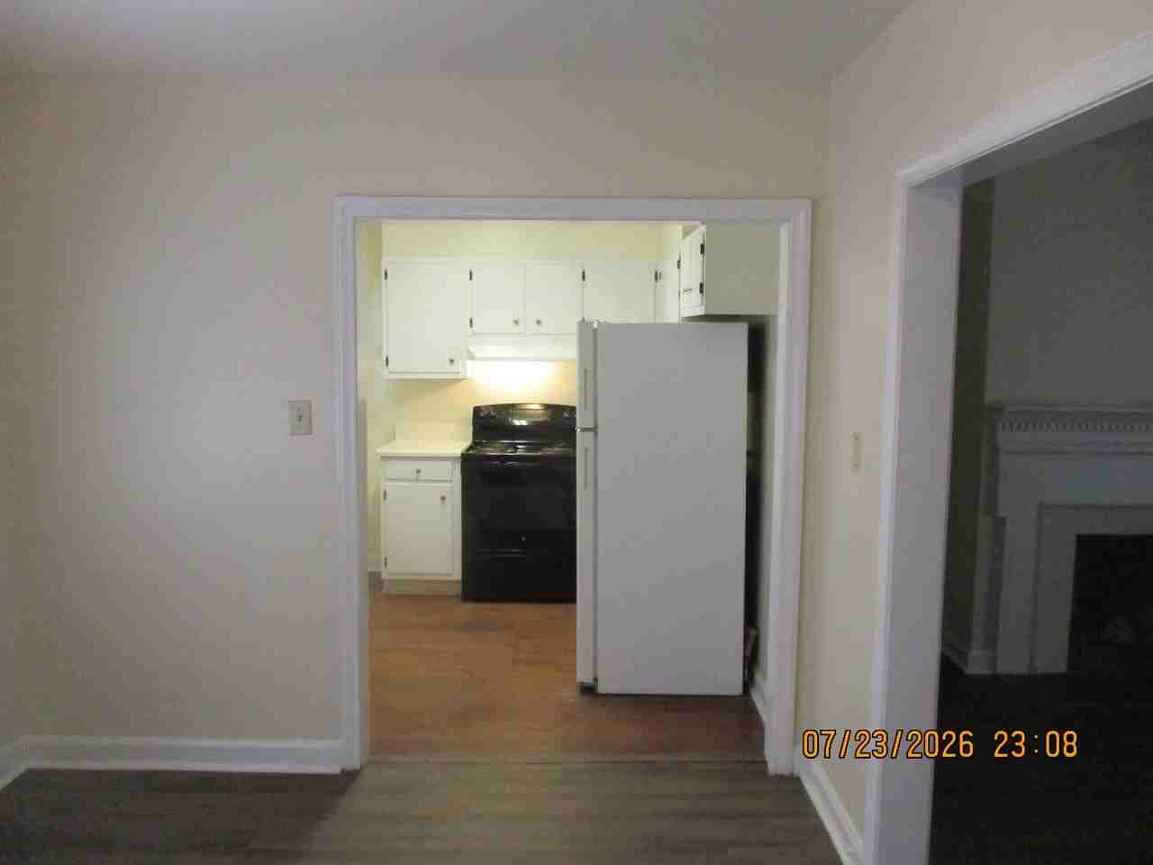 614 Haley St Apt B - Photo 7 of 11