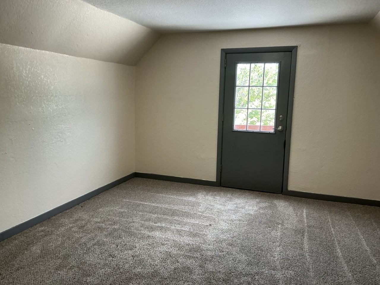 2180 S 93rd St - Photo 4 of 16