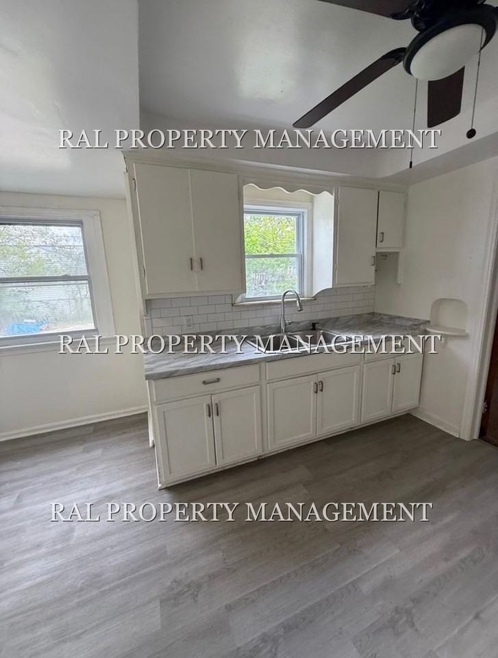 16115 Delrey Ave - Photo 2 of 8