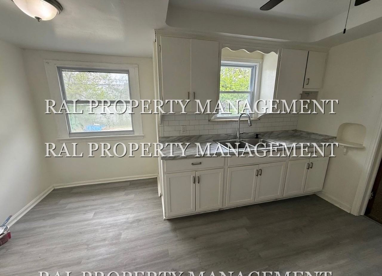 16115 Delrey Ave - Photo 3 of 8