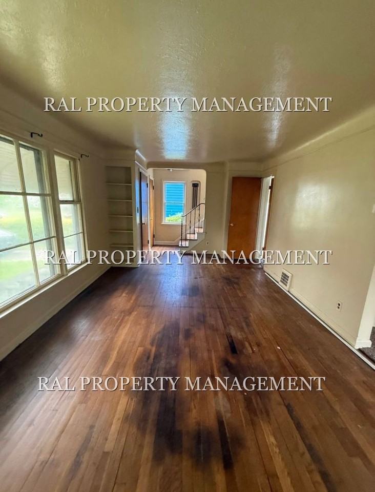 16115 Delrey Ave - Photo 5 of 8