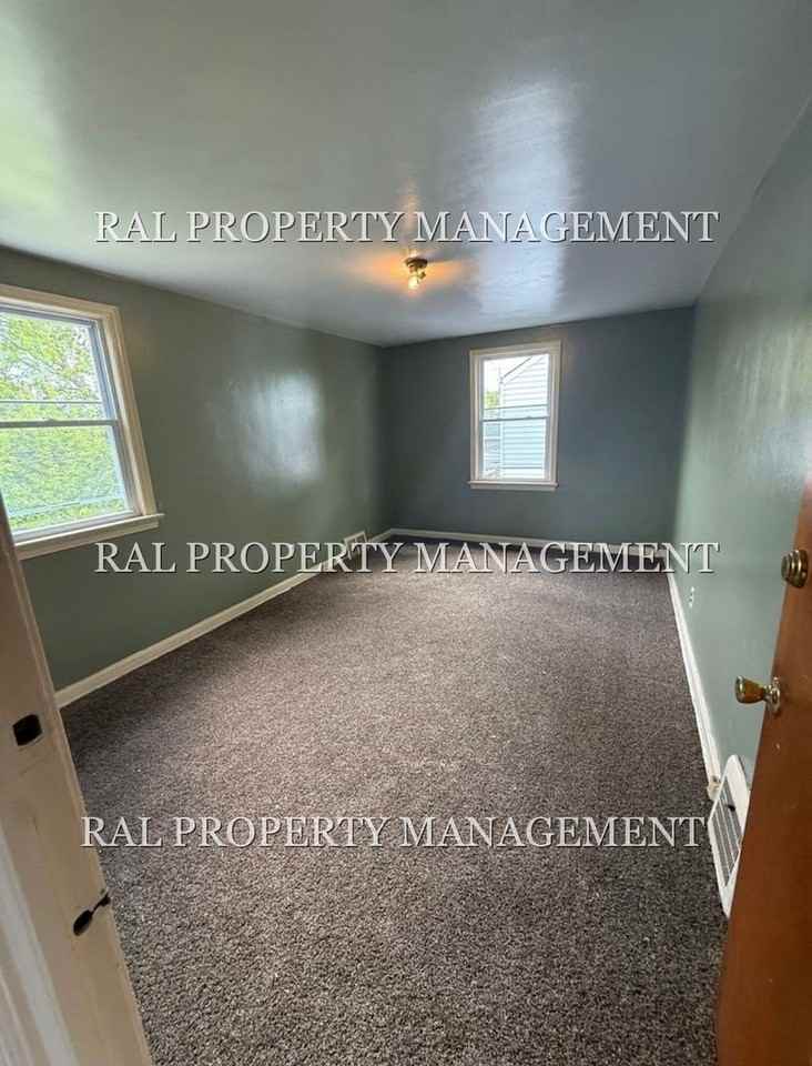 16115 Delrey Ave - Photo 6 of 8