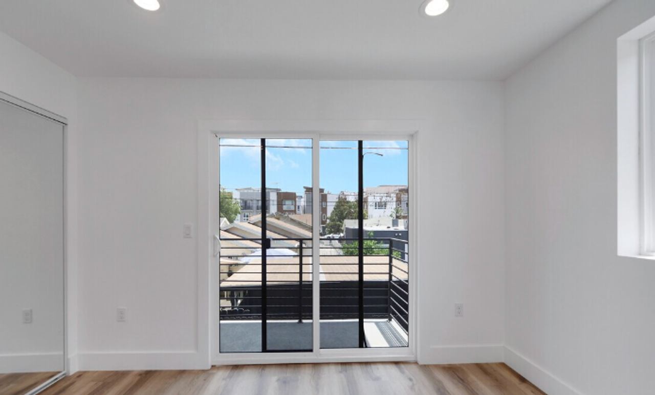 1146 N Sycamore Ave - Photo 6 of 29
