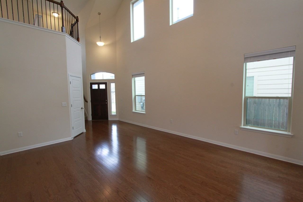 9304 Lost Bridge Ln #43 - Photo 7 of 34