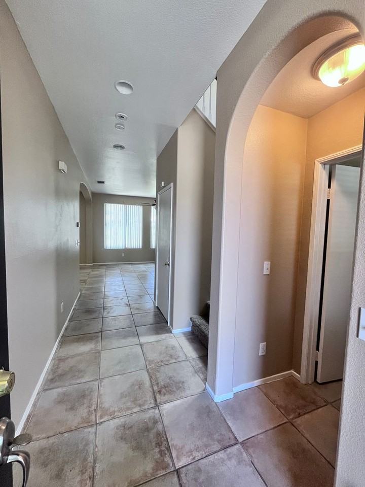 33405 Wallace Way - Photo 2 of 16