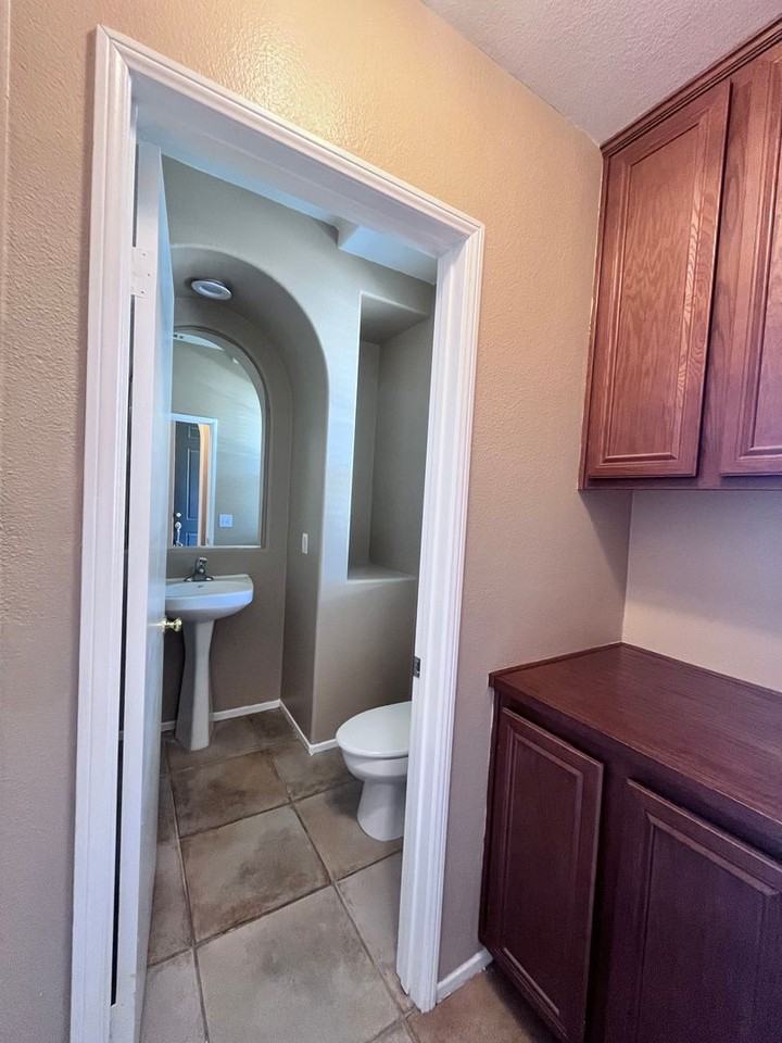 33405 Wallace Way - Photo 3 of 16