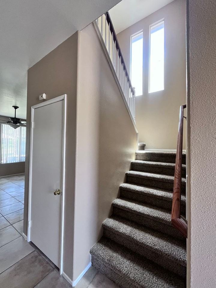 33405 Wallace Way - Photo 6 of 16