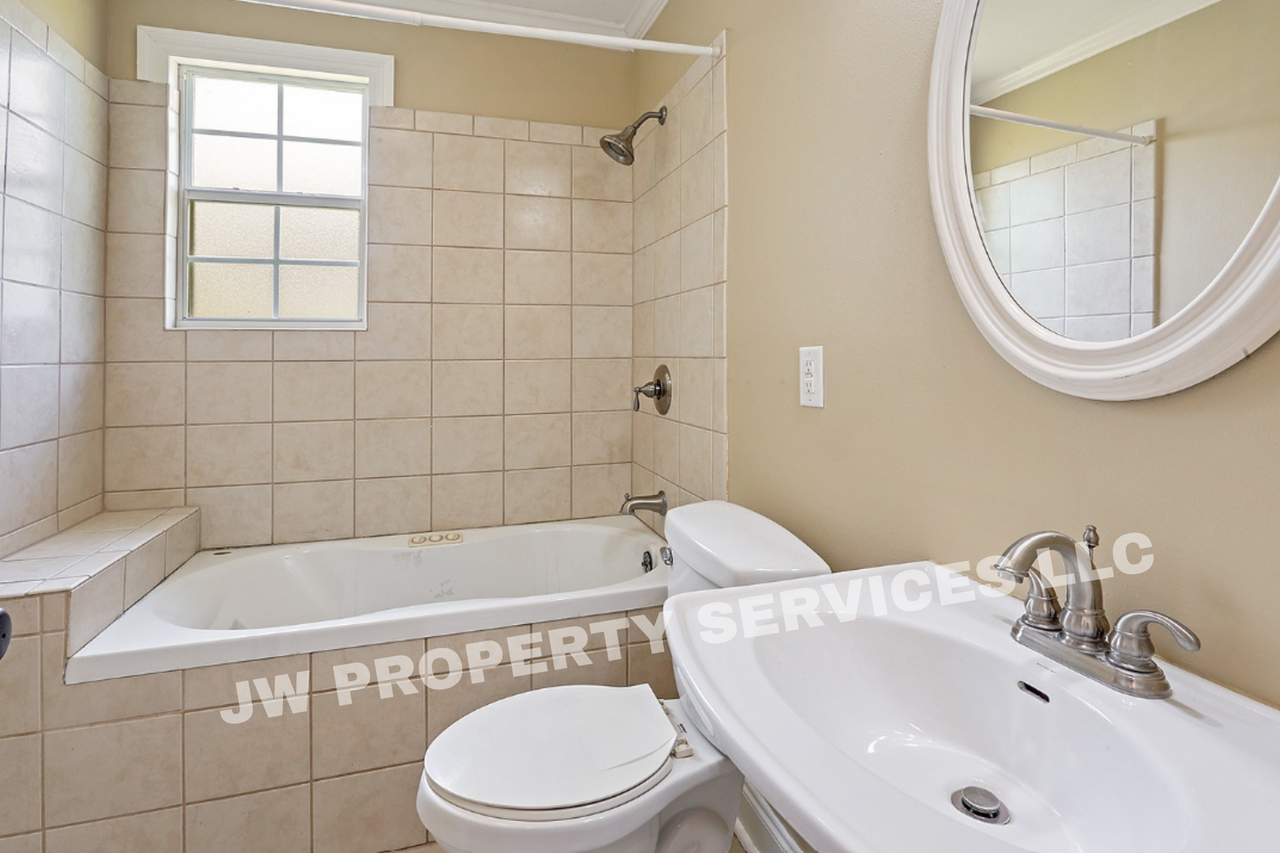 2667 Allen Toussaint Blvd - Photo 4 of 10