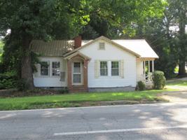 featured image of 901 N Park St