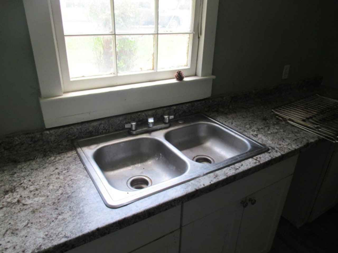 901 N Park St - Photo 6 of 10