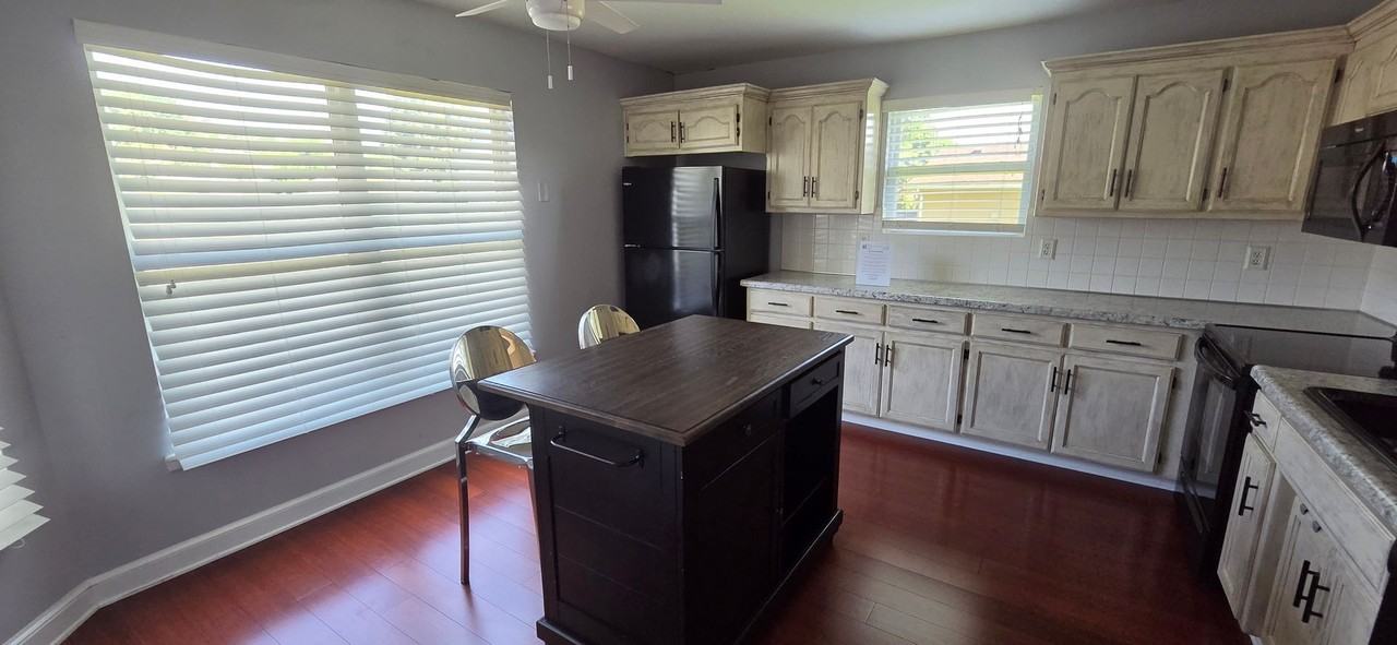 715 Sw Graystone Dr - Photo 5 of 21