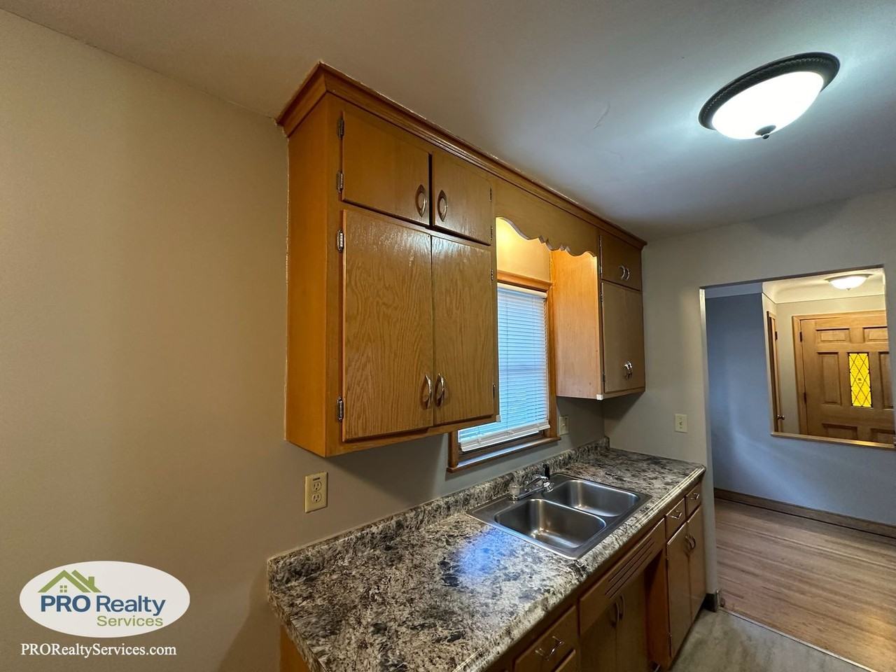 445 17th Ave N - Photo 5 of 23