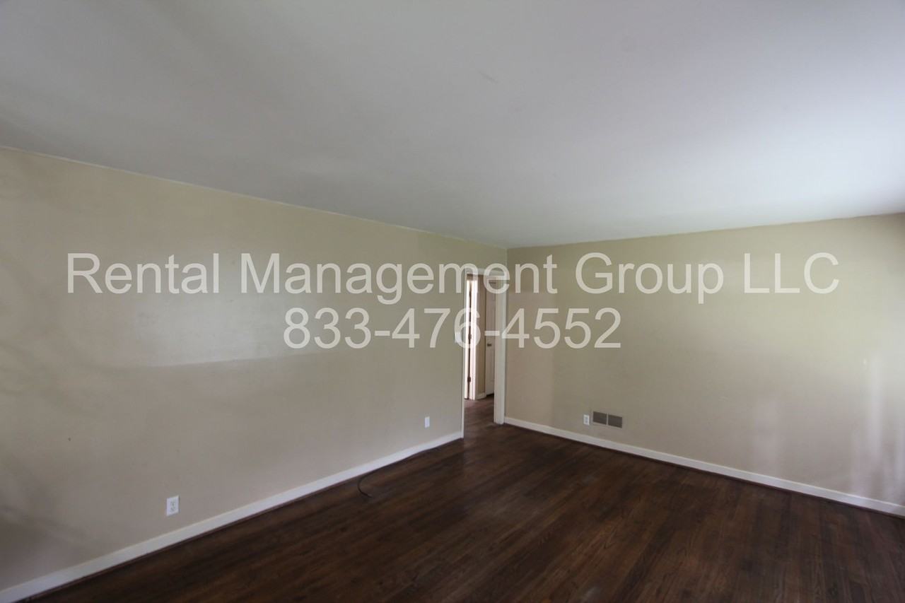 533 Jalna Rd - Photo 2 of 16