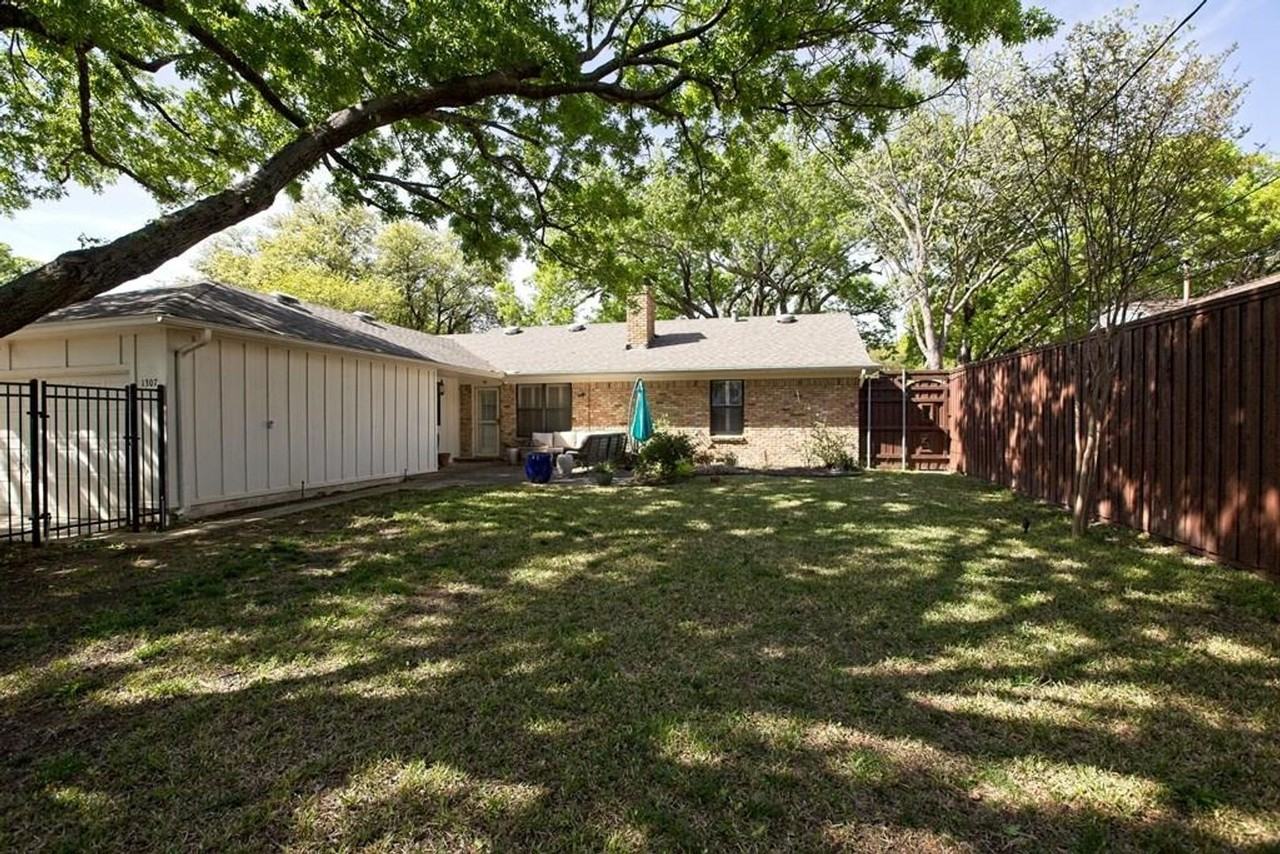 1307 Glen Cove Dr - Photo 4 of 34