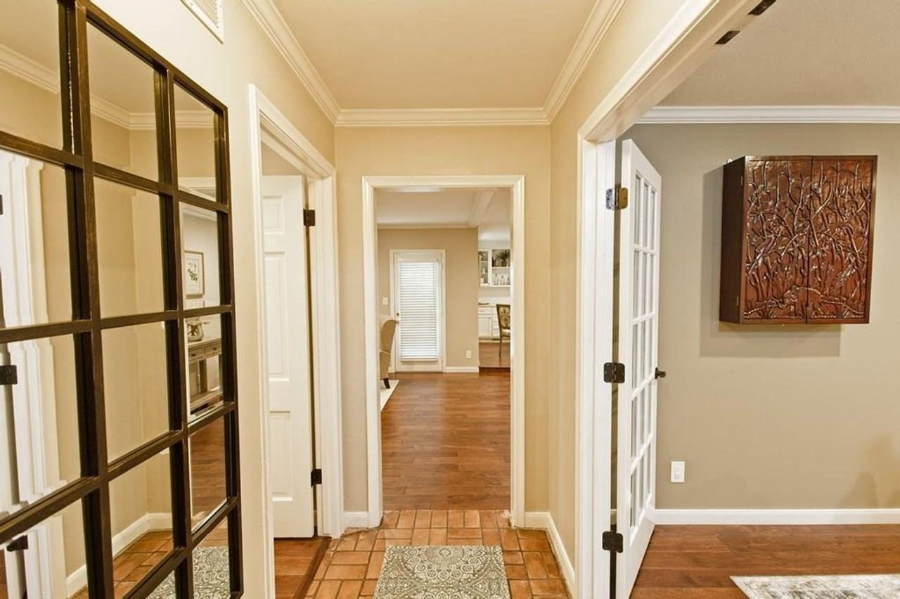 1307 Glen Cove Dr - Photo 5 of 34